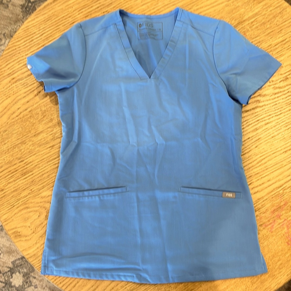 Woman’s Casma Scrub Top